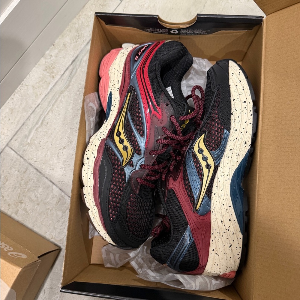 NIB Saucony ProGrid Omni 9 Sneaker size 7.5